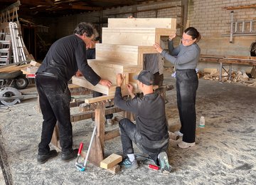 Einbau einer Holztreppe im Rahmen eines Bestandsumbaus