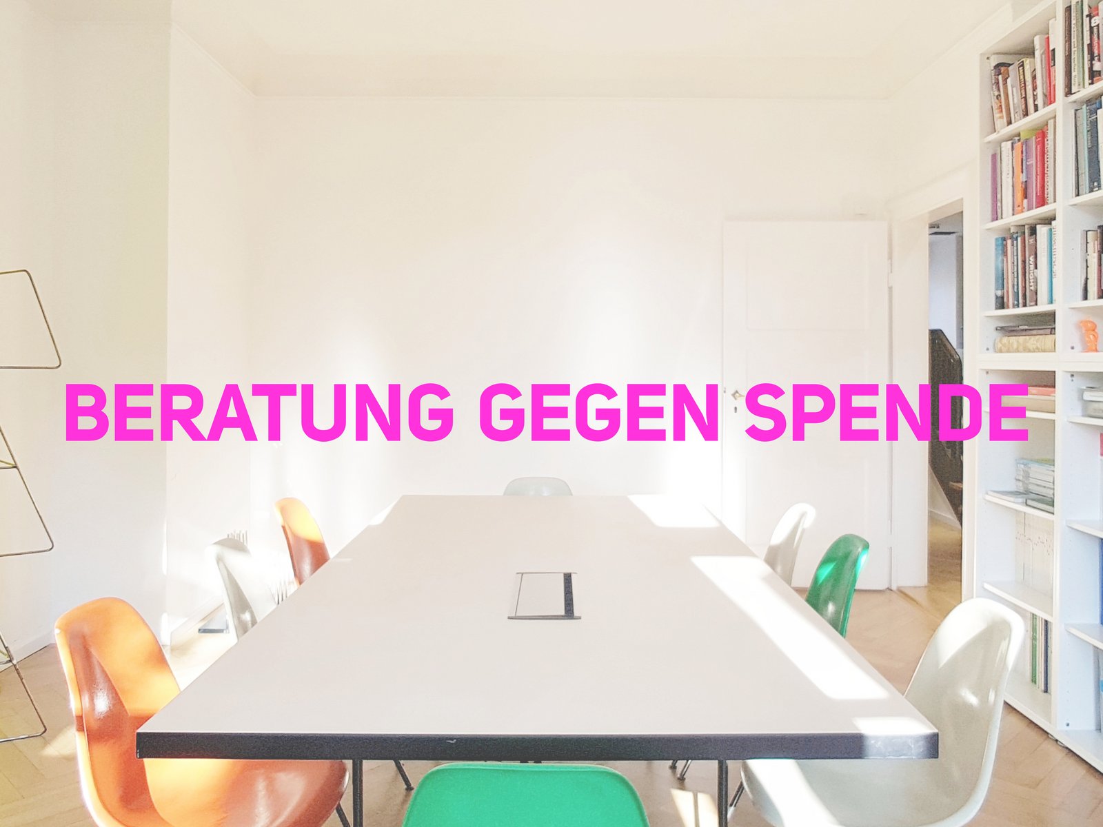 Niedrigschwellige Architekturberatung im offenen Büro –persönliches Gespräch gegen eine Spende. Erste Ideen, Skizzen und Denkanstöße für Bauvorhaben im Bestand oder Neubau